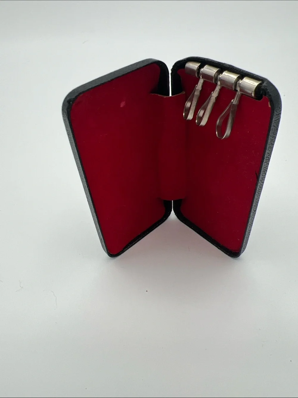 vintage hard shell pocket key case -”Tony”